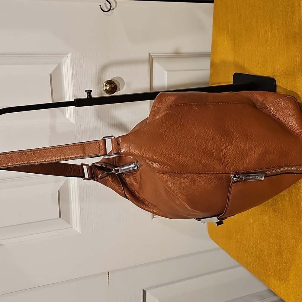 Michael Kors Sloane Leather Hobo Bag In Luggage Brown EUC - Picture 5 of 16